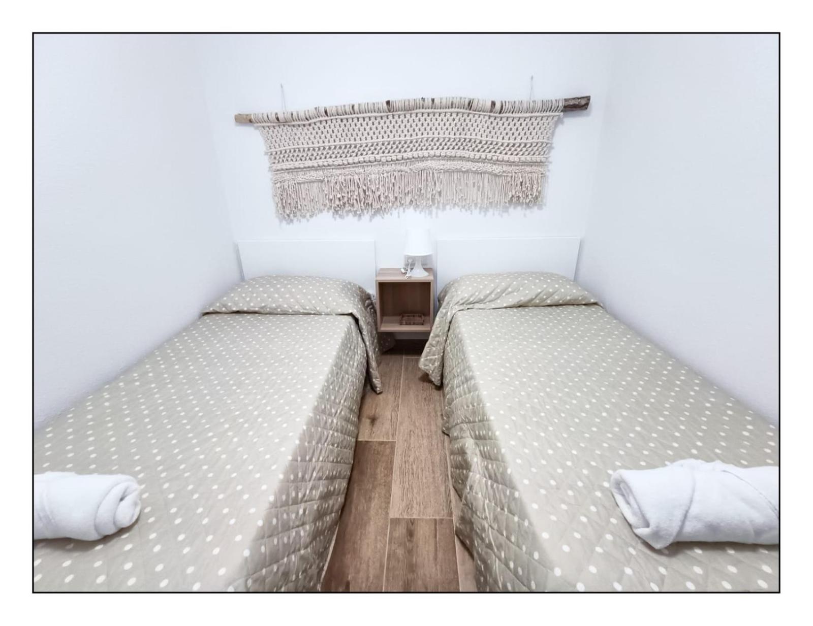Apartamento - Wifi Free - Piscina - 50 M Playa Салоу Екстер'єр фото
