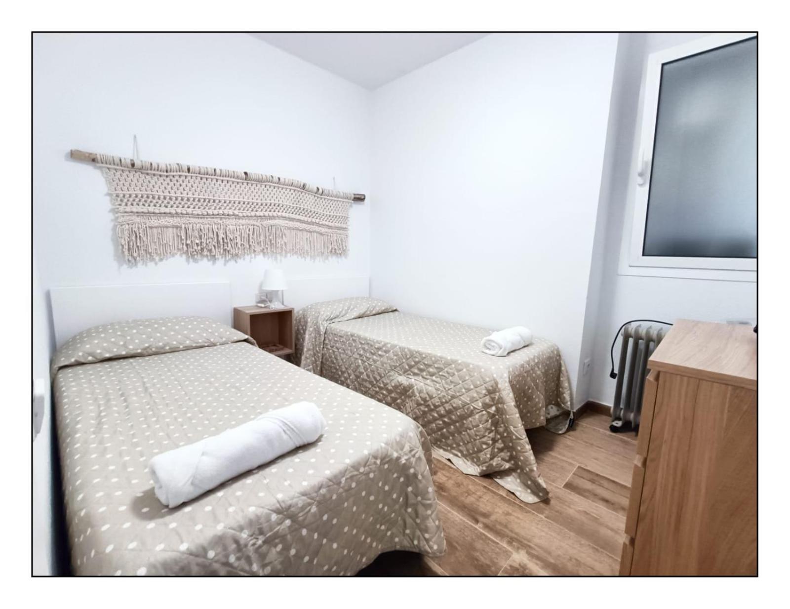 Apartamento - Wifi Free - Piscina - 50 M Playa Салоу Екстер'єр фото