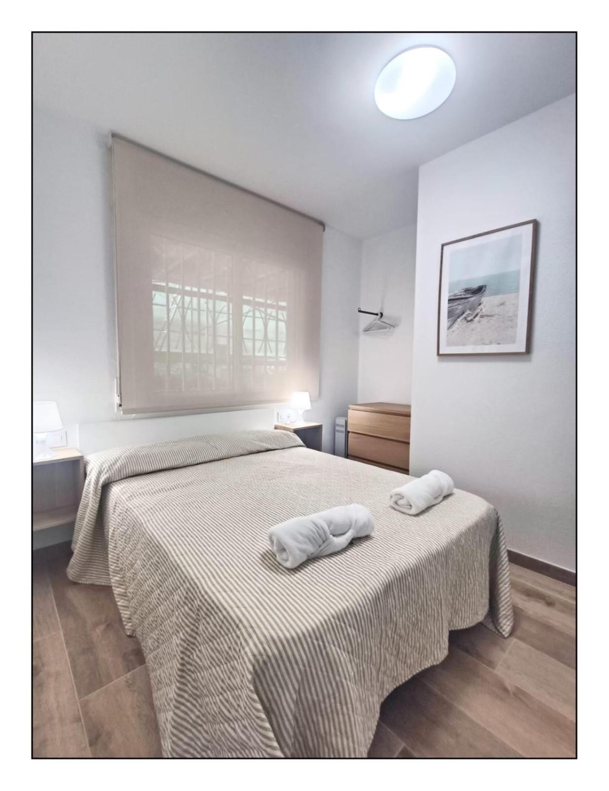 Apartamento - Wifi Free - Piscina - 50 M Playa Салоу Екстер'єр фото